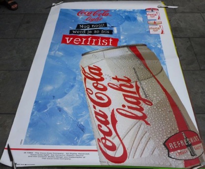 P9289- € 6,00 coca cola poster (papier) 175x116cm